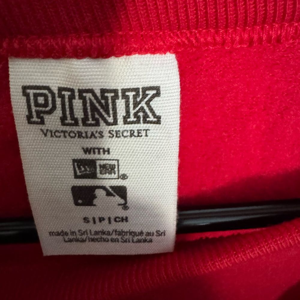 PINK Victoria's Secret Women's Boston Red Sox Cut Out V Neck Crop Pullover - Picture 2 of 7